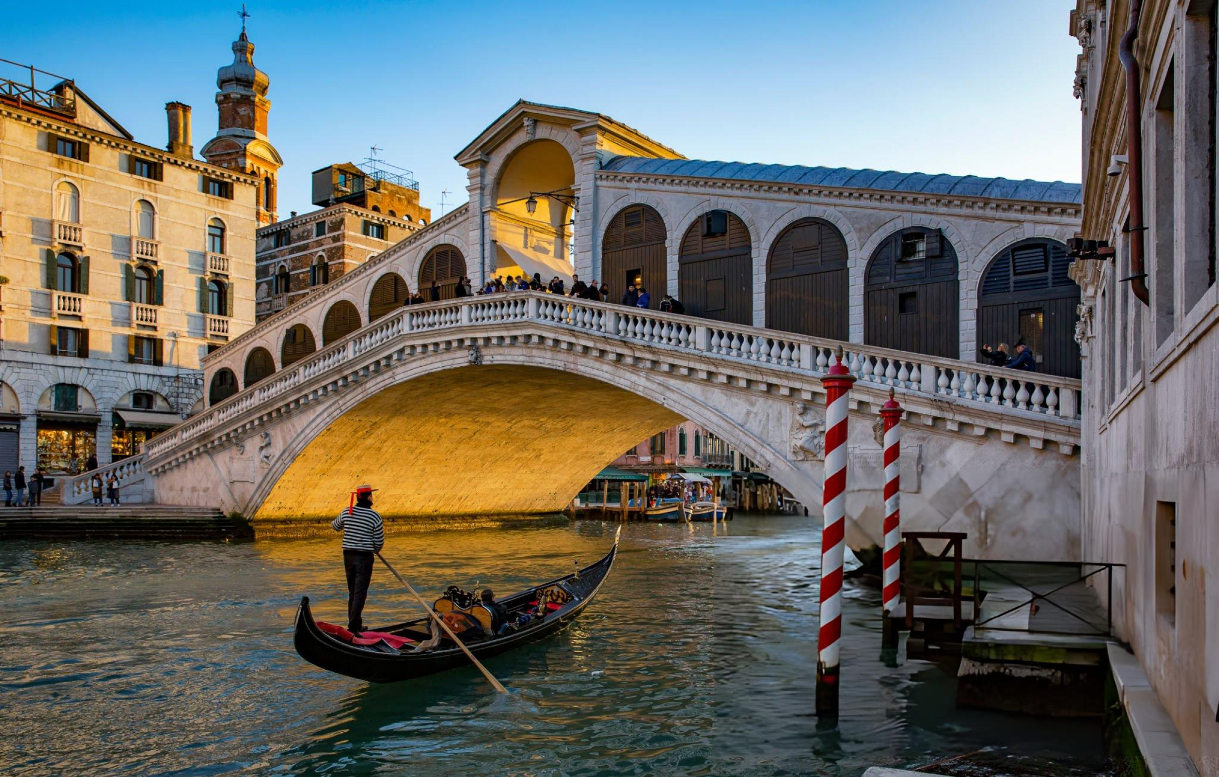 LAGOS DEL NORTE, VENECIA & MILAN